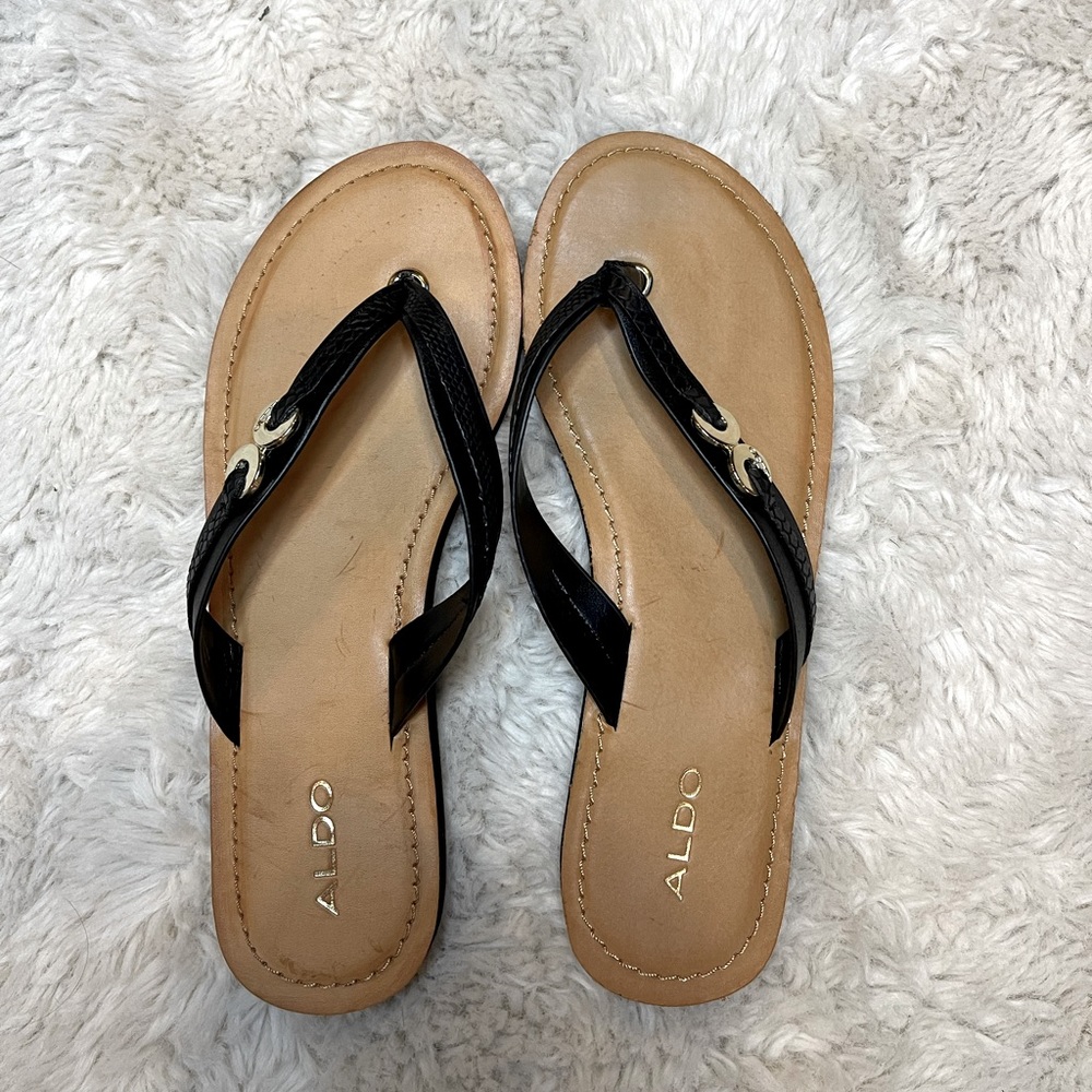 ALDO flip flops